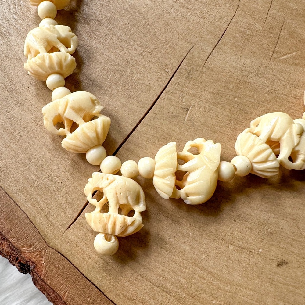 Vintage Hand Carved Cream Bead Bovine Bone African Necklace Elephants Estate